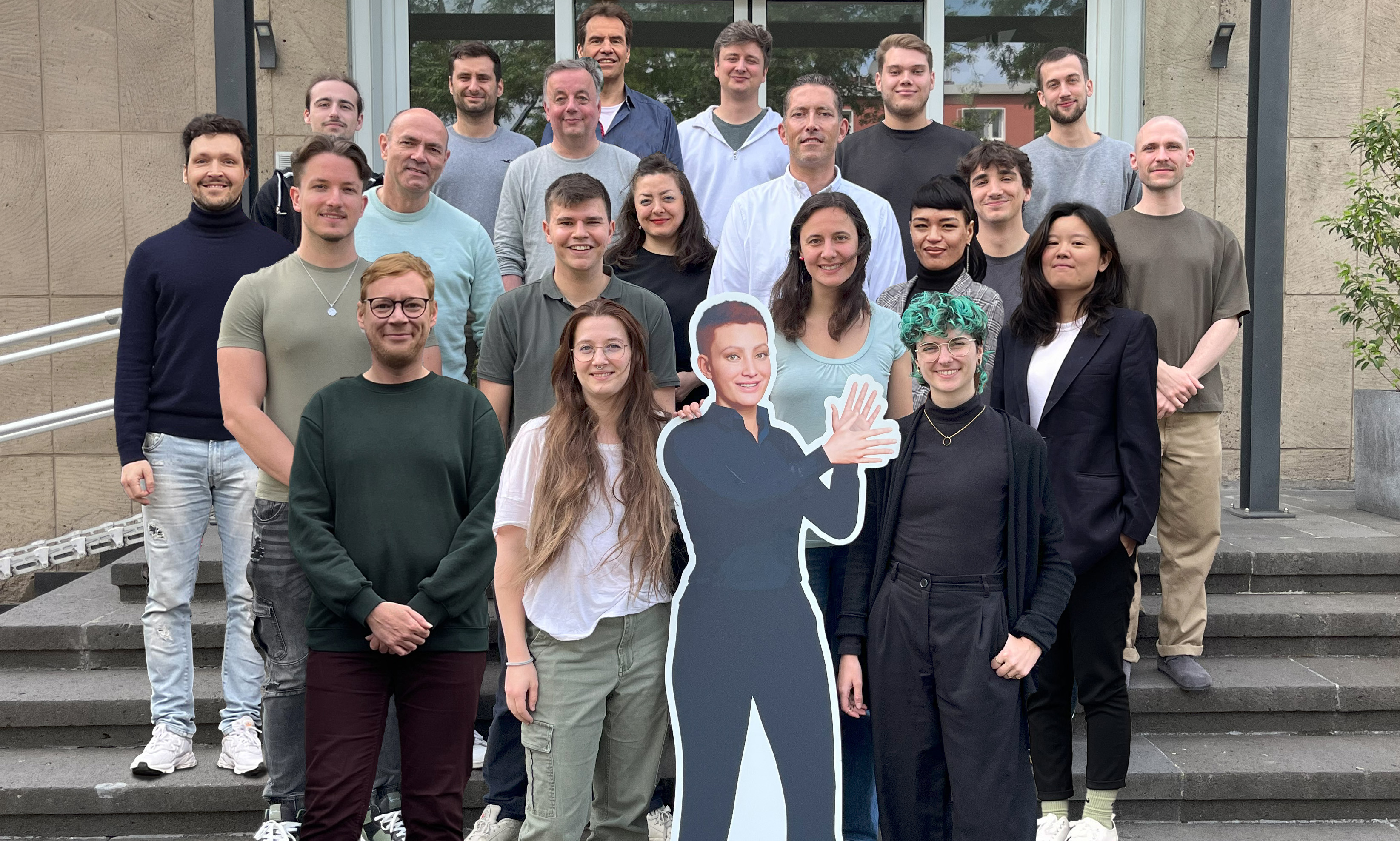 Alangu team foto cropped 02